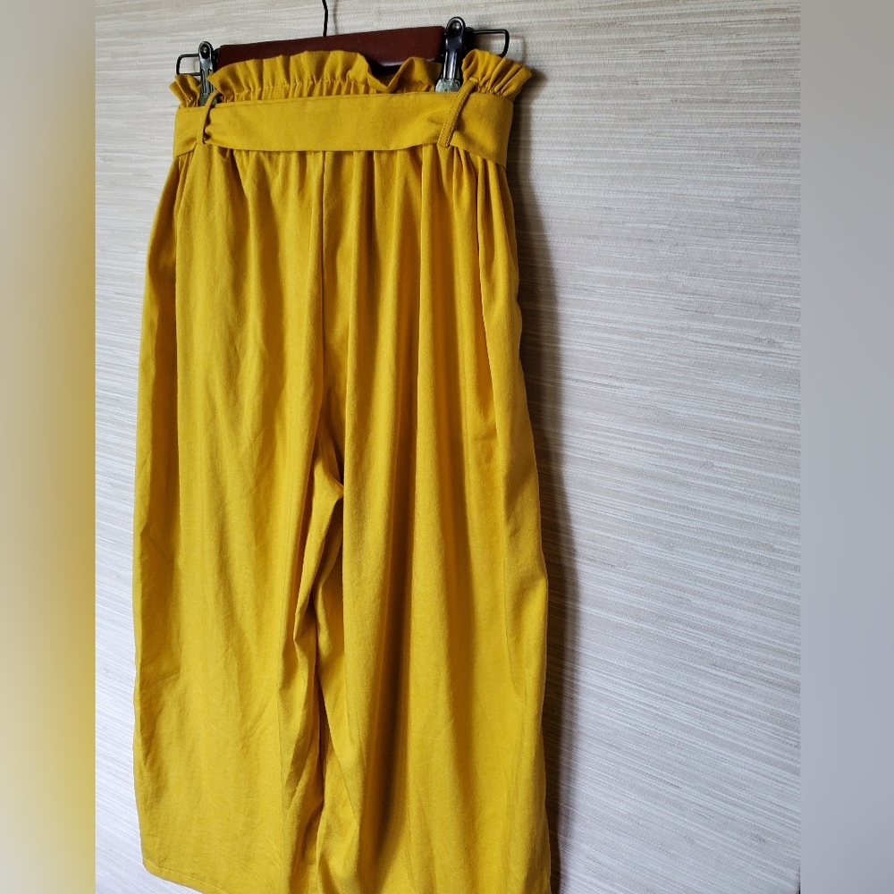Yellow High Rise Wide Leg Paperbag Cropped Pants With Tie Belt Size Medium - Picture 5 of 10